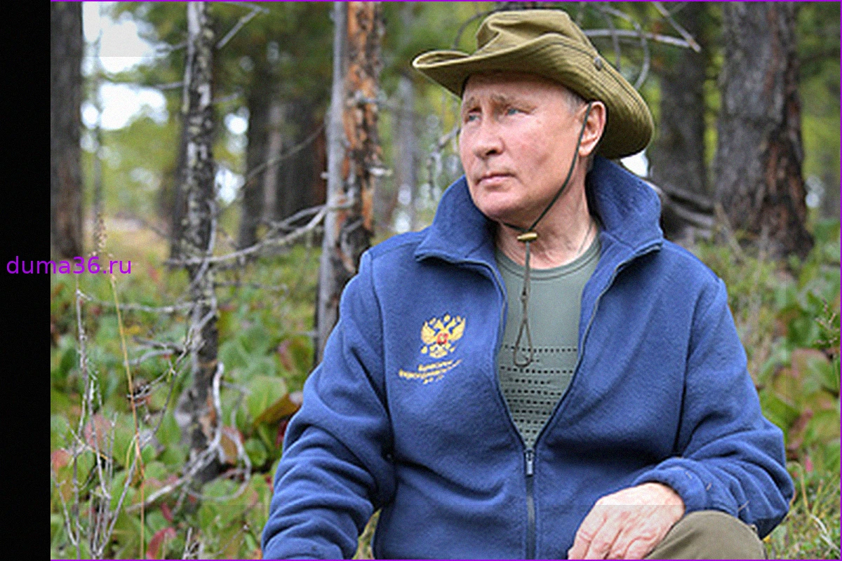 С лидерами СНГ, на льду и в кругу семьи. Как Владимир Путин отмечал дни рождения