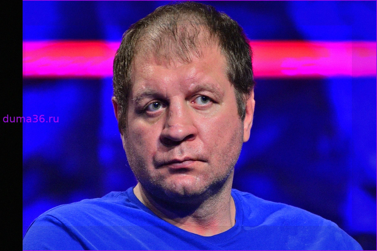 Александр Емельяненко рассказал, почему ходит с палочкой