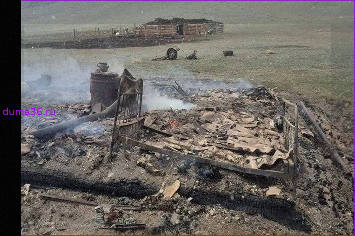 Подросток в Тыве получил тяжелые ожоги, закурив в кладовке с бензином
