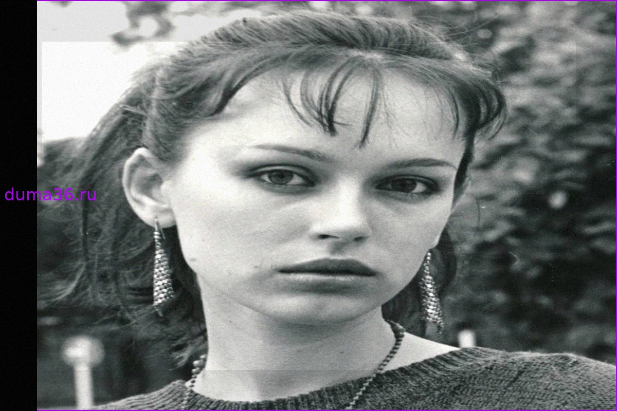 60-летняя Ирина Безрукова опубликовала трогательные фото времен молодости и детства