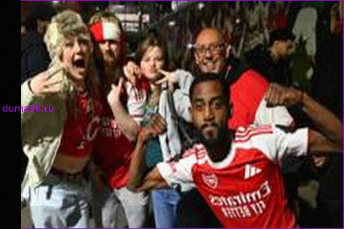 Arsenal Players & Fans Celebrate Long-Awaited Title Victory at Emirates in Early Hours