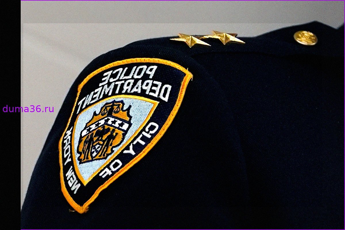 Бывший офицер NYPD приговорен за взятки и пособничество наркоторговле