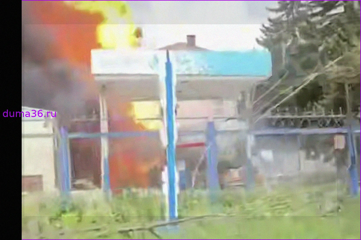 Мощный взрыв и пожар на АЗС в Пятигорске попали на видео