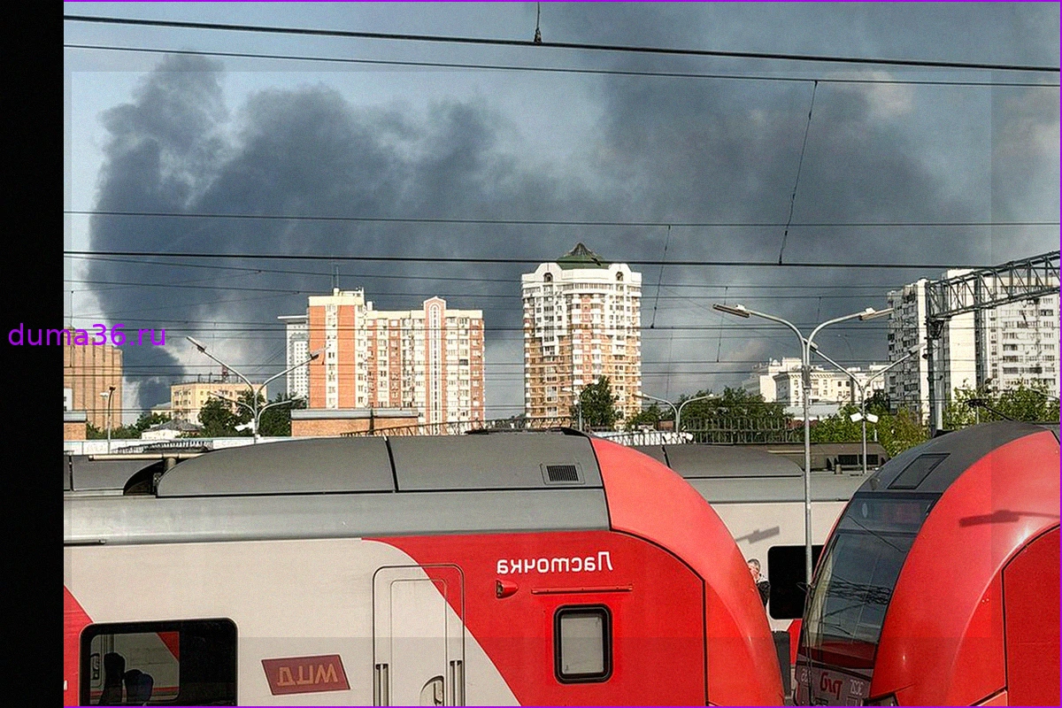 Пожар на складе в Северной Москве