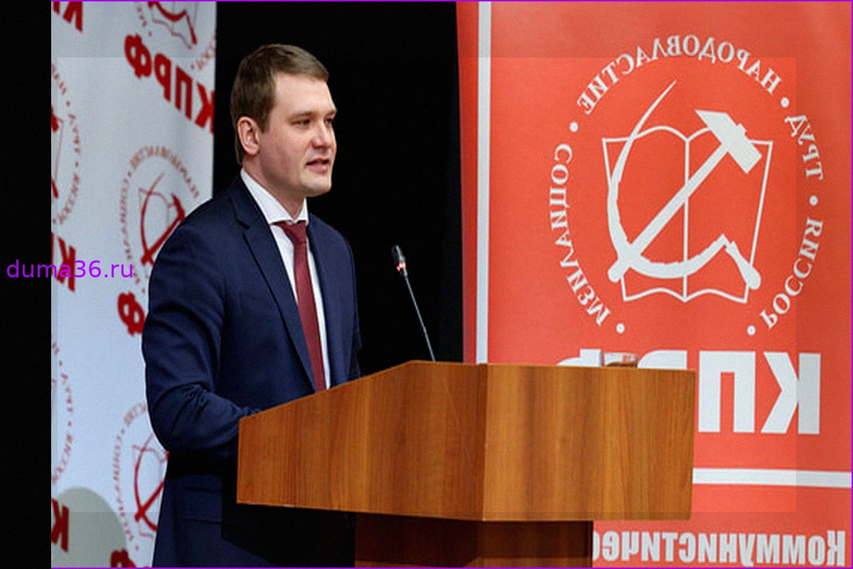 Главе Хакасии Валентину Коновалову предлагали присоединиться к «Единой России»