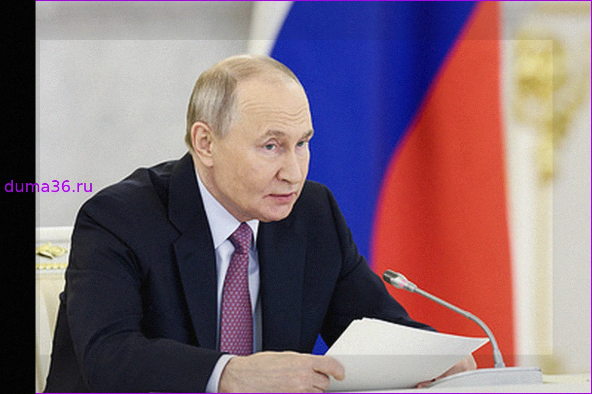 Путин поздравил сотрудников и студентов ЕНУ с 30-летним юбилеем