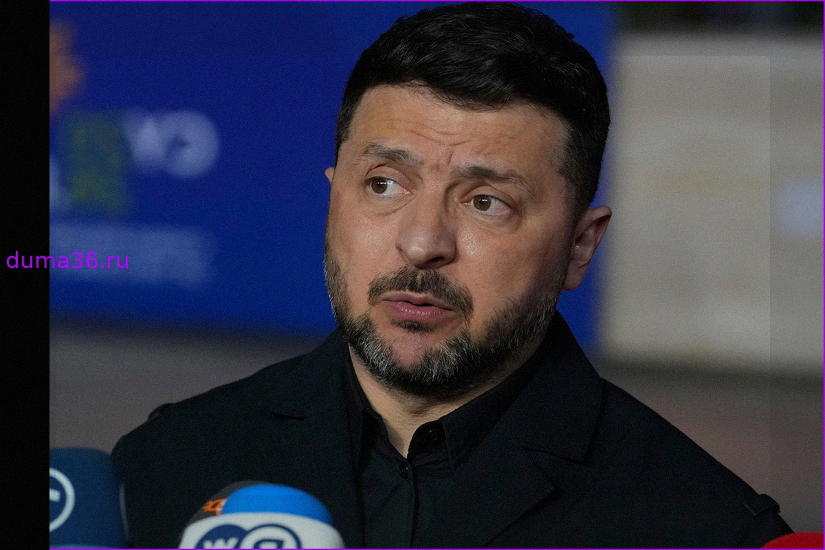 Зеленский: Россия обучает похищенных украинских детей воевать против своей страны